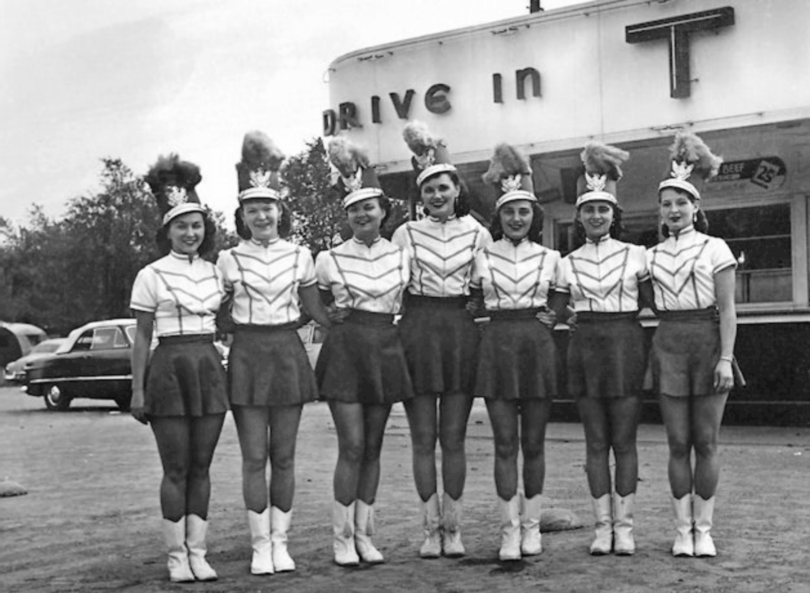 18 Vintage Photos of Drive-Ins Restaurants Across America