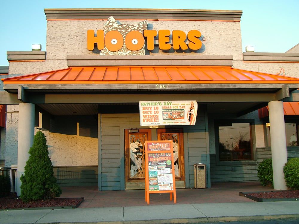 Hooters Charlotte South Boulevard