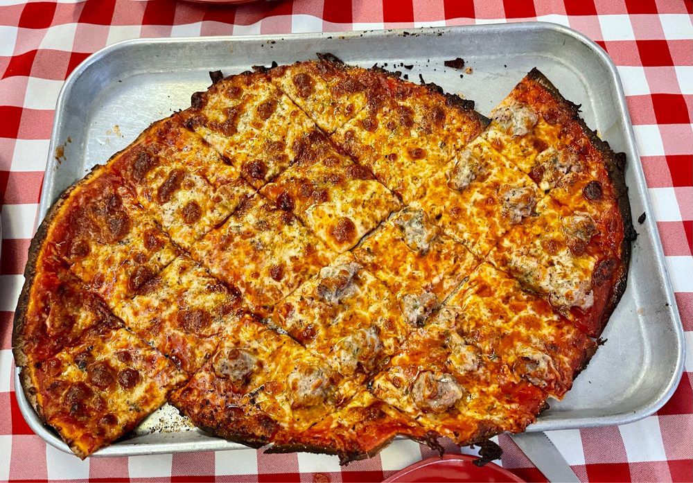 Monte Bello Pizzeria in St. Louis