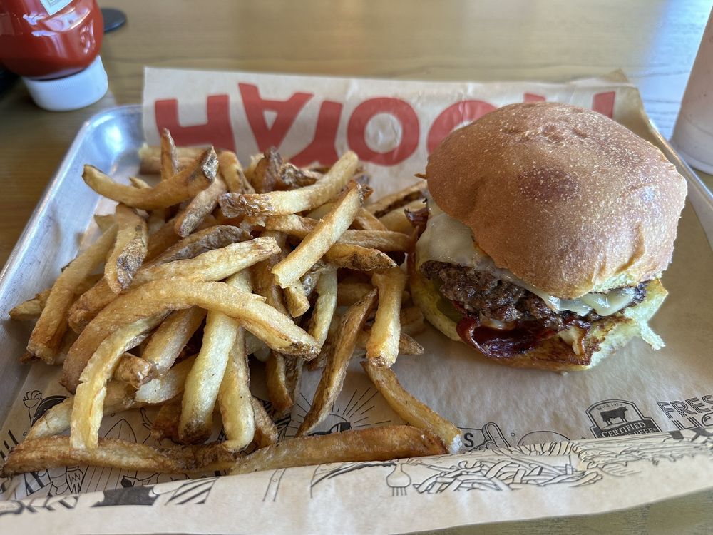 Mooyah burger