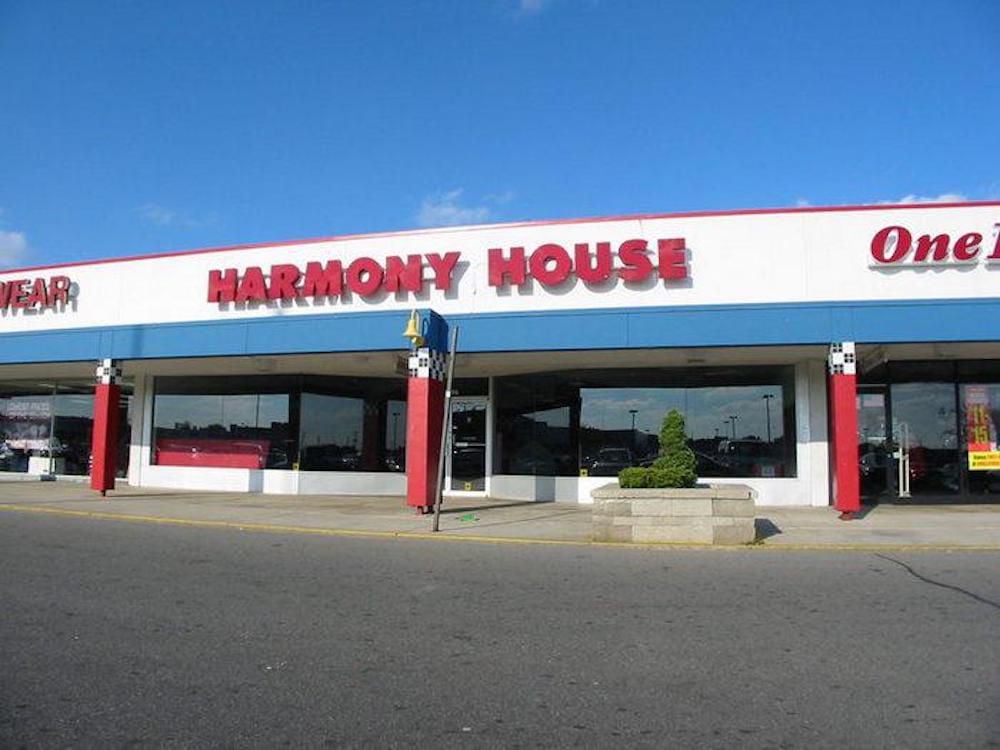 I miss this place. Working there allowed my friends and I to to get the best tickets for music in the 90’s