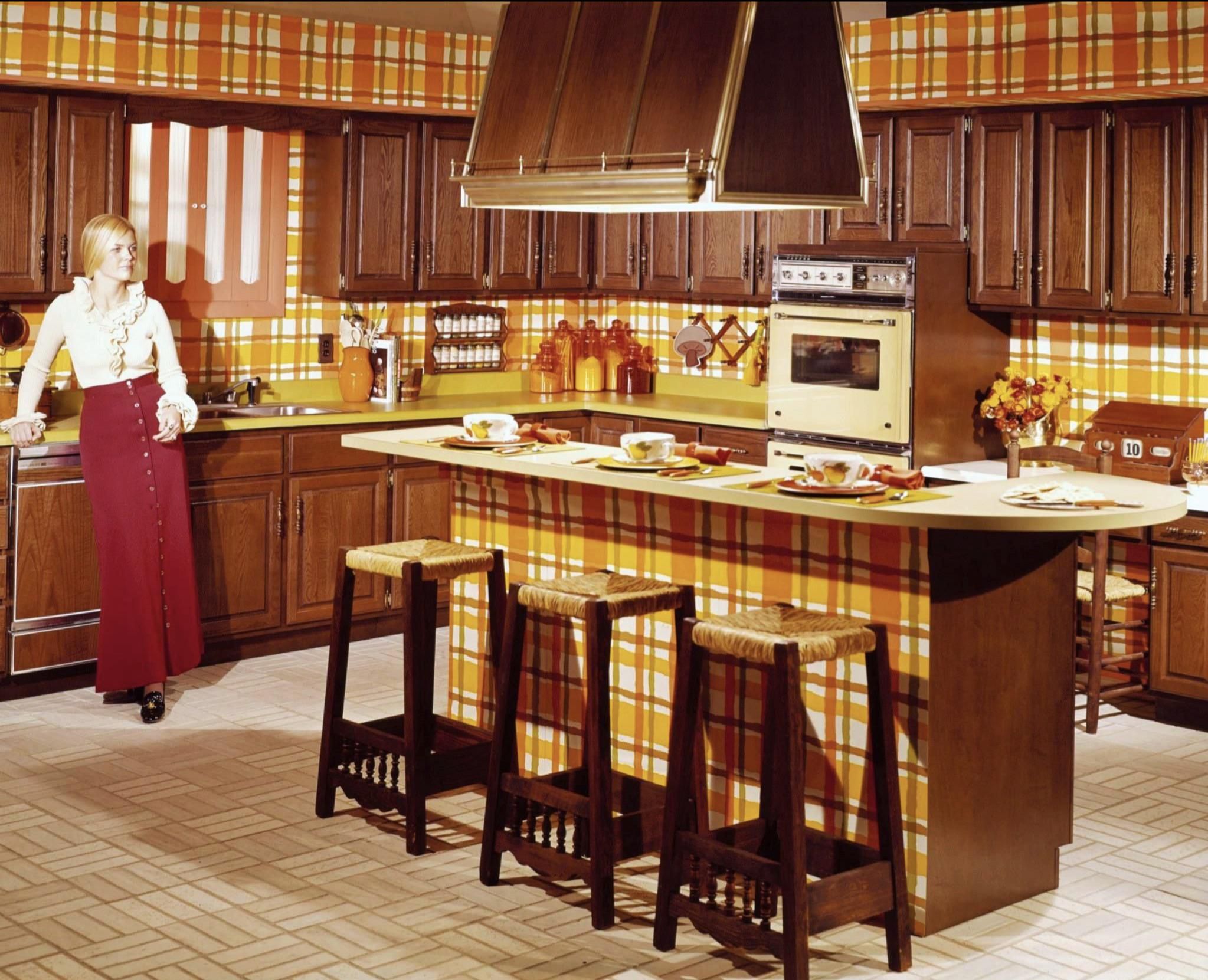 70s plaid kitchen