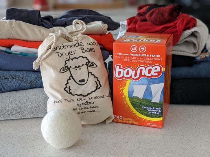 Wool balls and dryer sheets