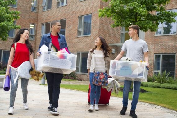 students moving in day