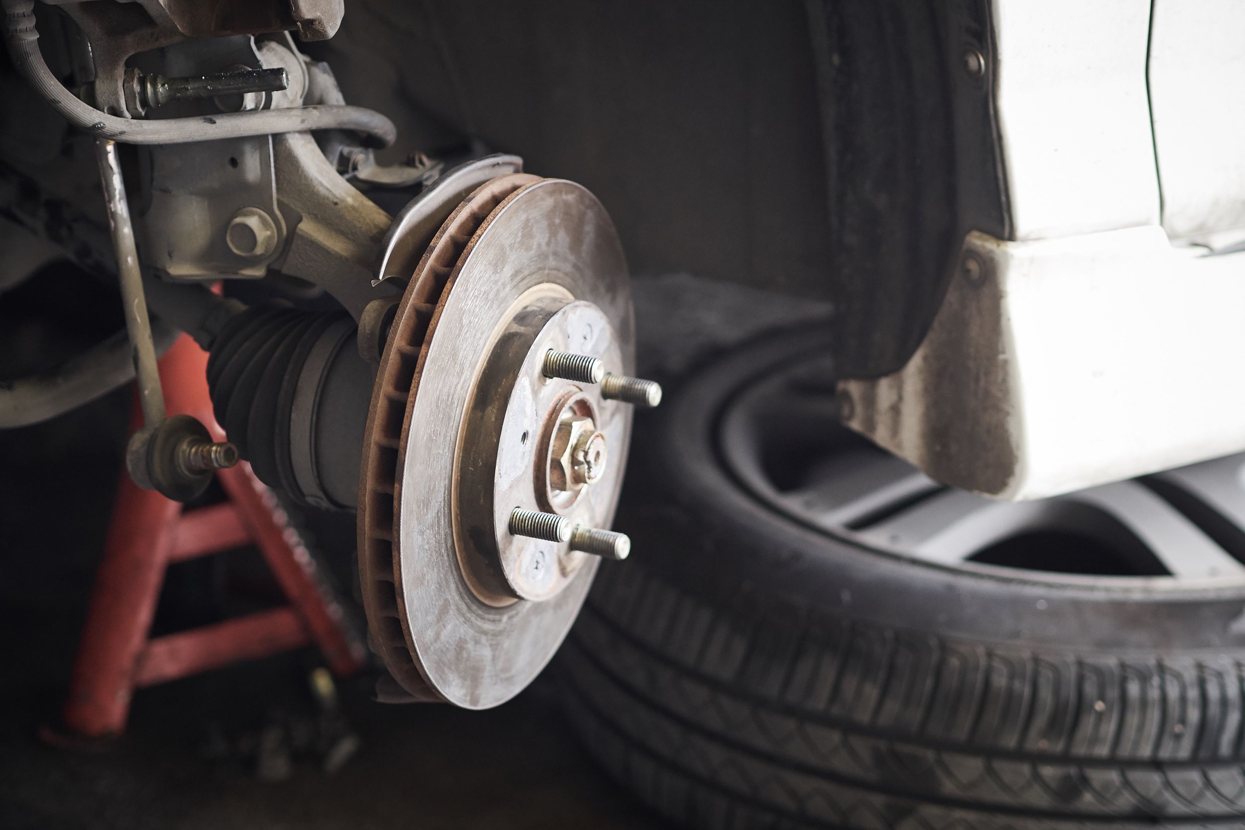 brake disc system without wheel in the vehicle for repair