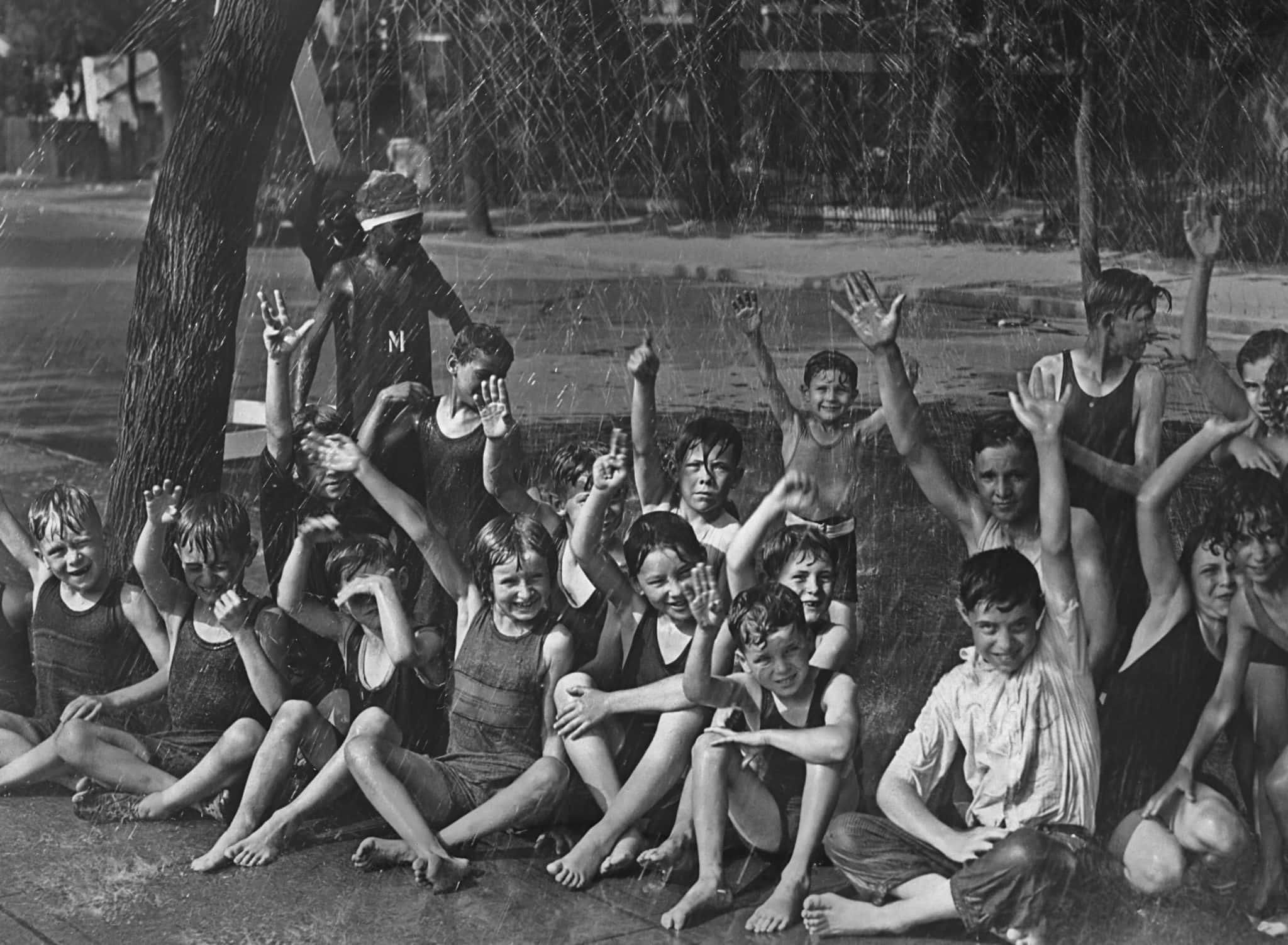 1925 Street Shower