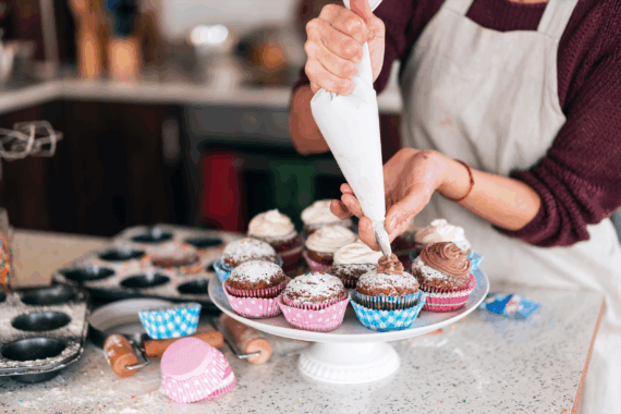 decorating cupcakes