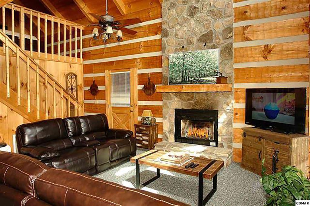 Oliver Overlook Cabin: More