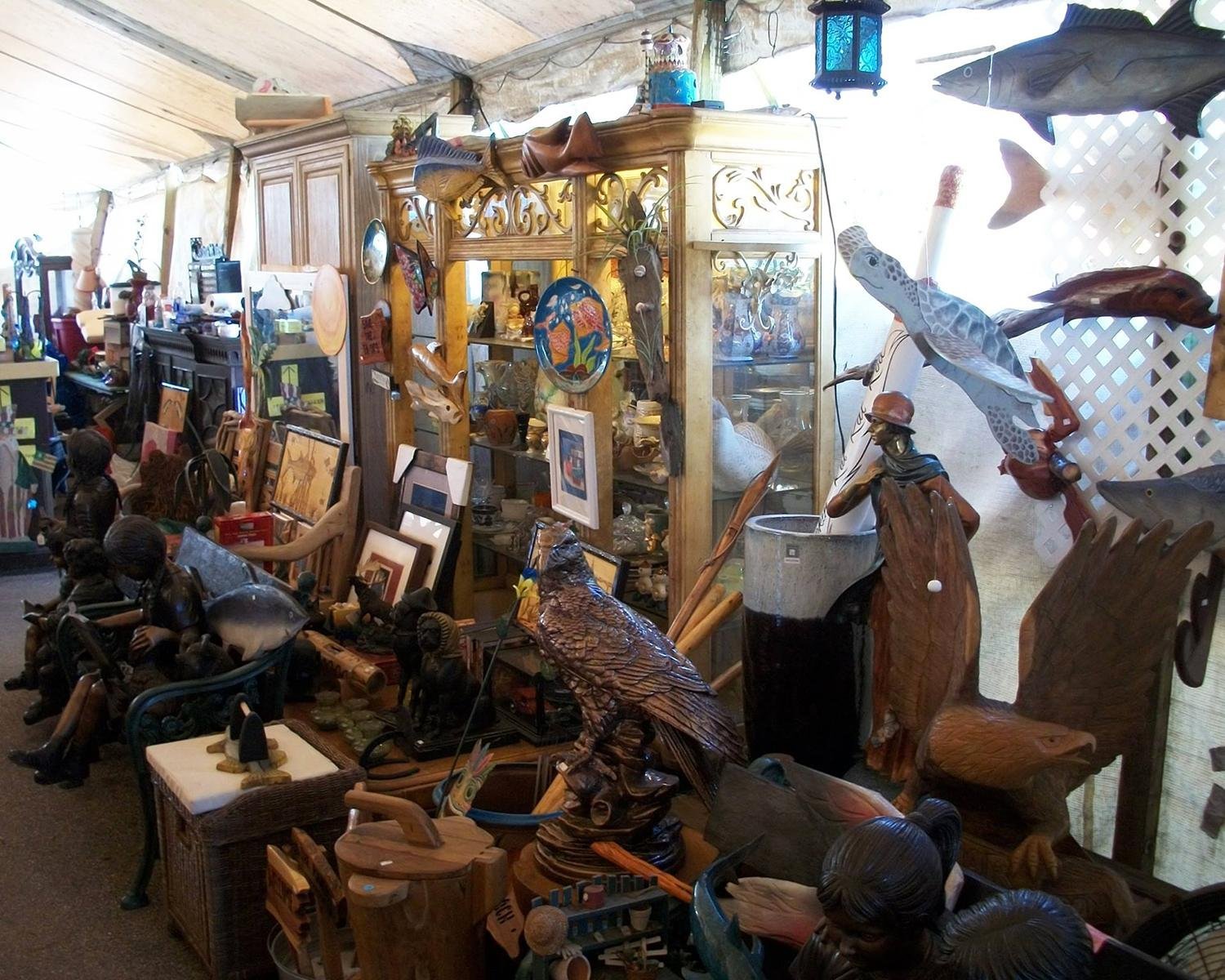 944 20160422 022219 040716 Best Flea Markets In