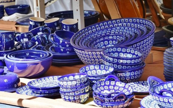 Blue and white ceramic dinnerware set