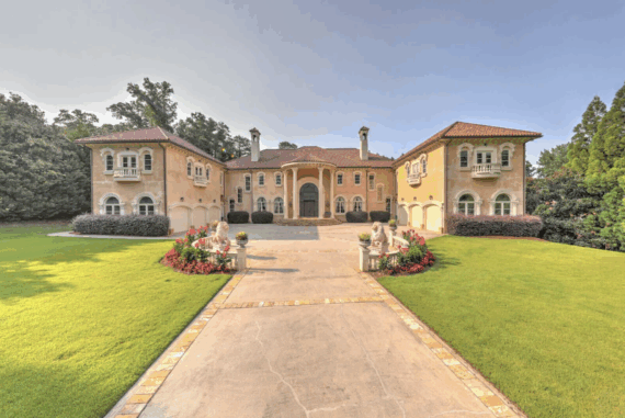 Dream Mansion 10 BR + Pool/Hot Tub, Sandy Springs, Georgia