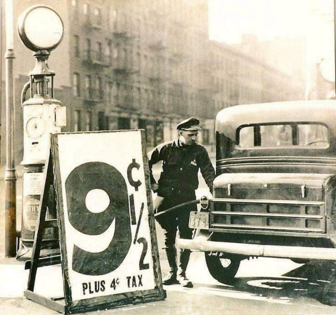 Gas station in NY 1920s.