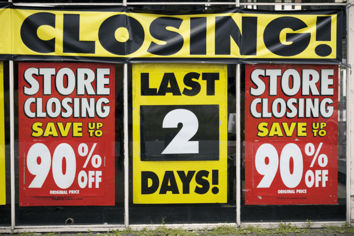 Store closing sings