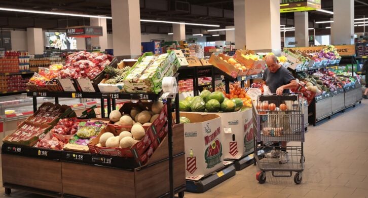 Customers shop at an Aldi grocery store on June 12, 2017 in Chicago, Illinois. Aldi has announced plans to open 900 new stores in the United States in the next five years.