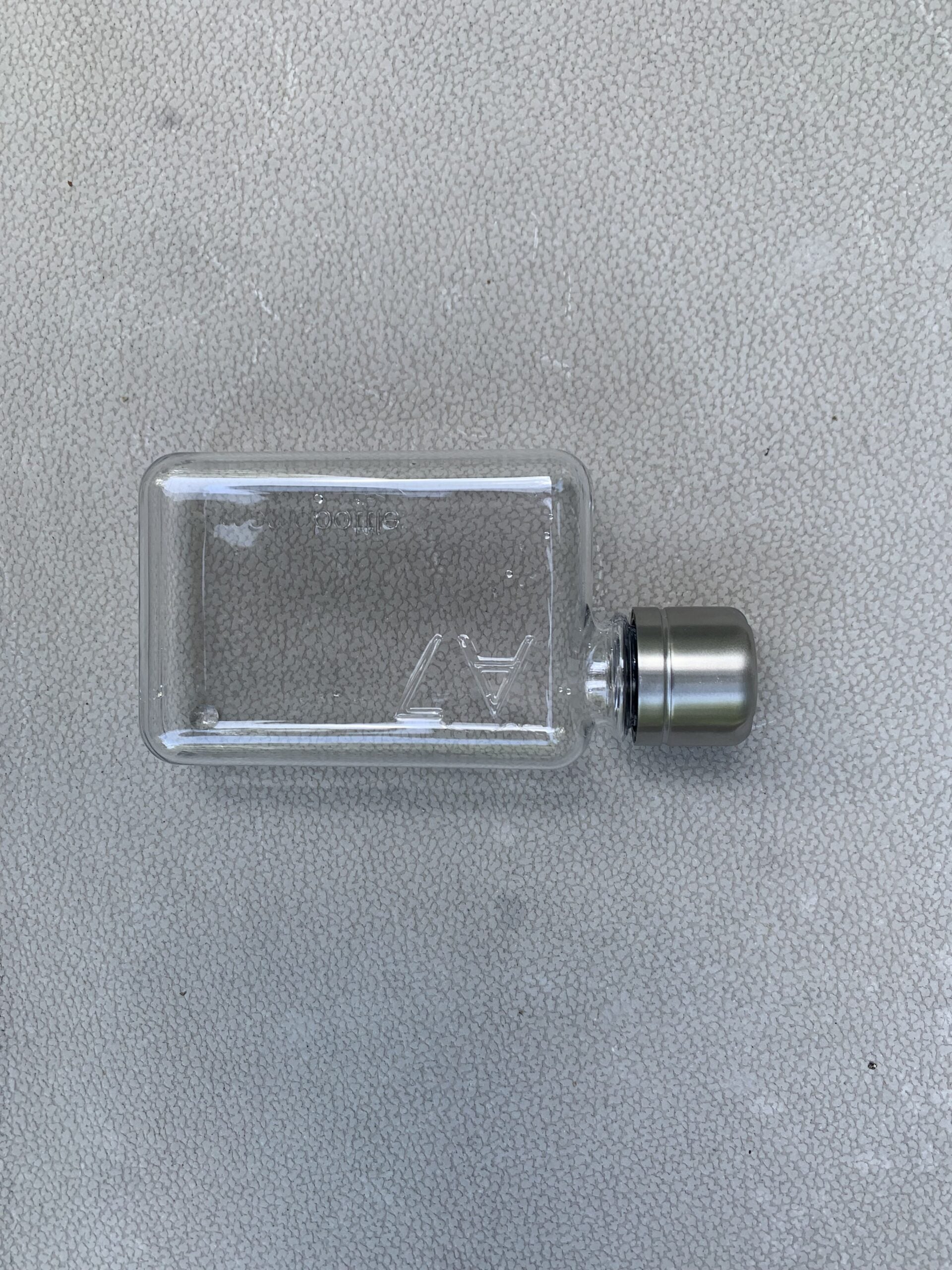 A7 Memobottle Review: This Flat Water Bottle Fits Into Bags and Pockets