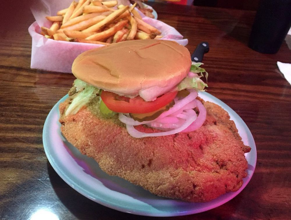 Illinois: Spoonies Bar & Grill