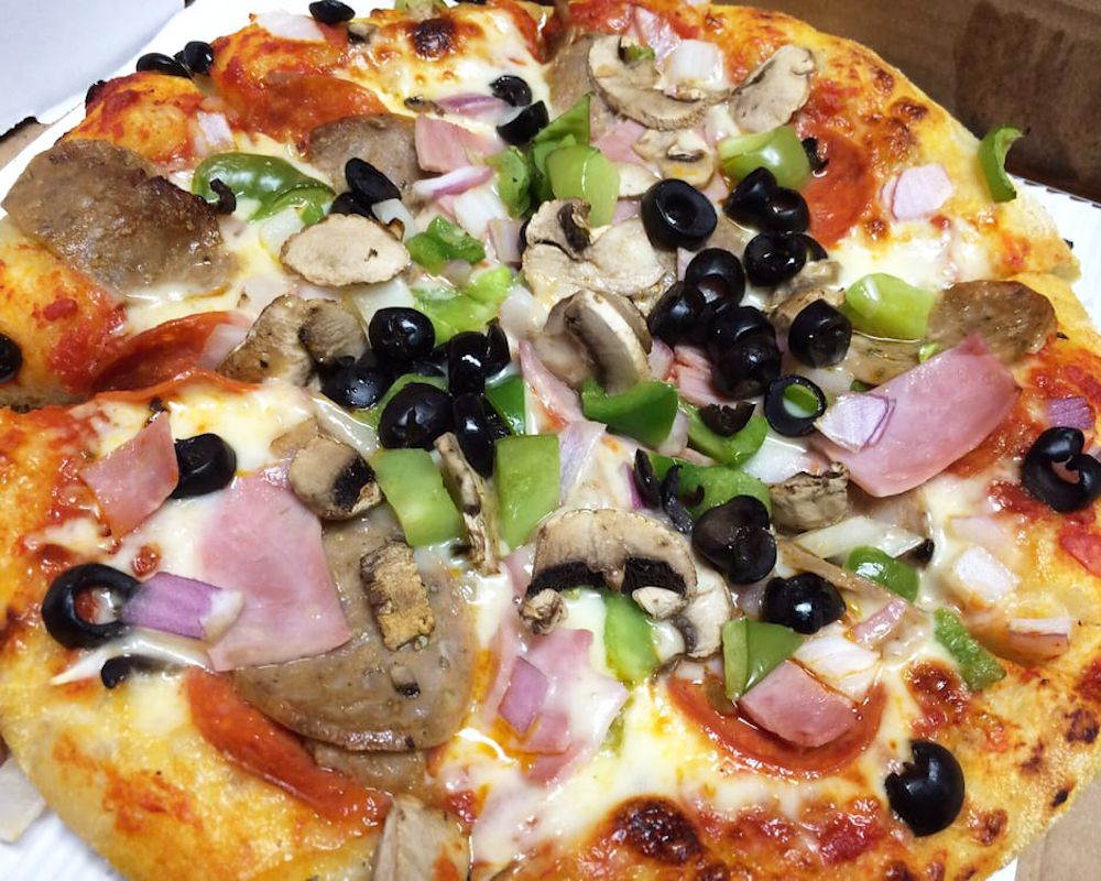 Maine Derosiers Pizza