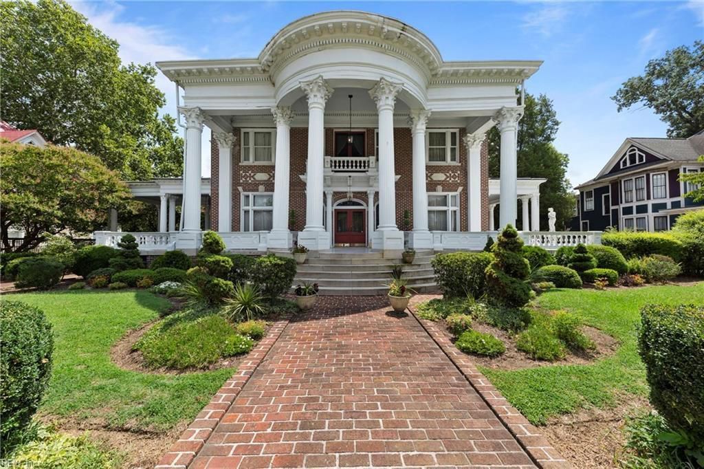 Neoclassical