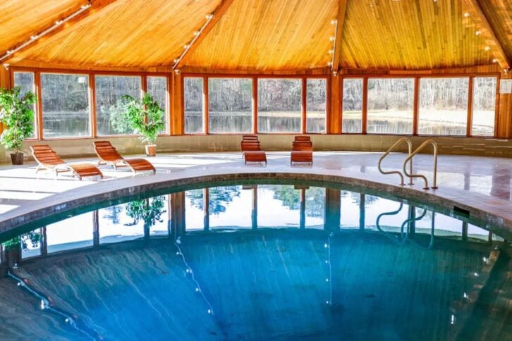 Private Indoor Pool, Hot Tub, 2 Fishing Ponds, 33 Acres, Lava, New York