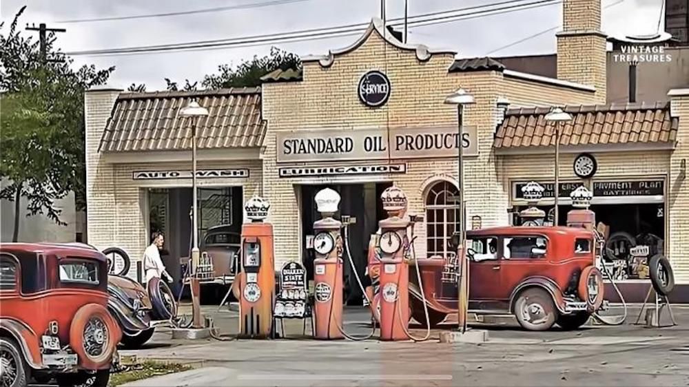 Old filling station in Ann Arbor, 1938