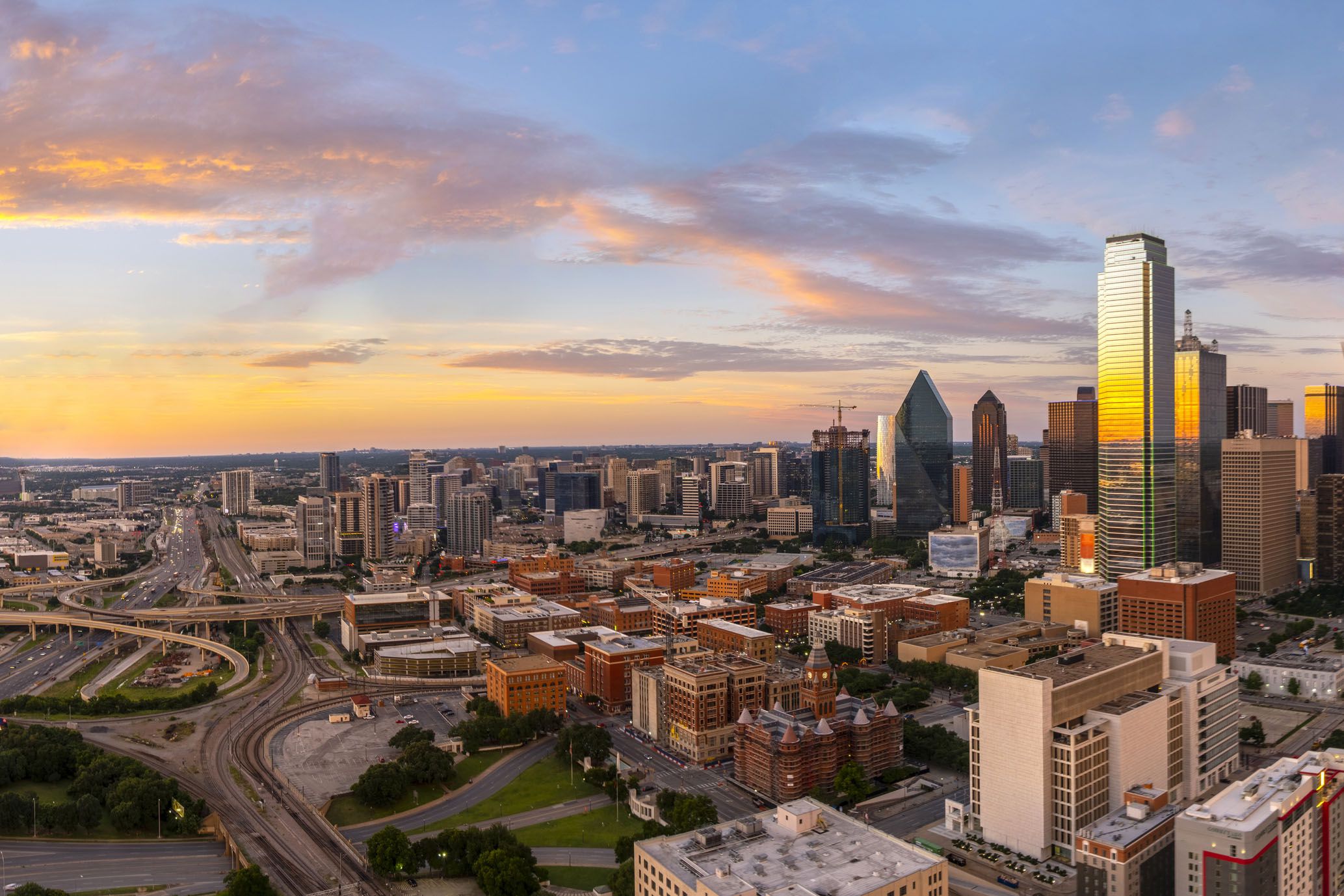 dallas texas evening skyline