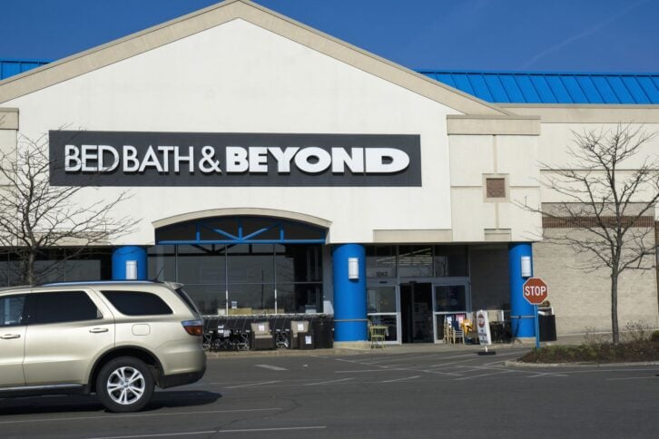 Rochester Hills, Michigan, USA - April 18, 2015: The Bed Bath & Beyond in Rochester Hills, Michigan. Bed Bath & Beyond is a chain of ca. 1000 stores offering high quality merchandise for the bed room, bath room, among other home furnishings.