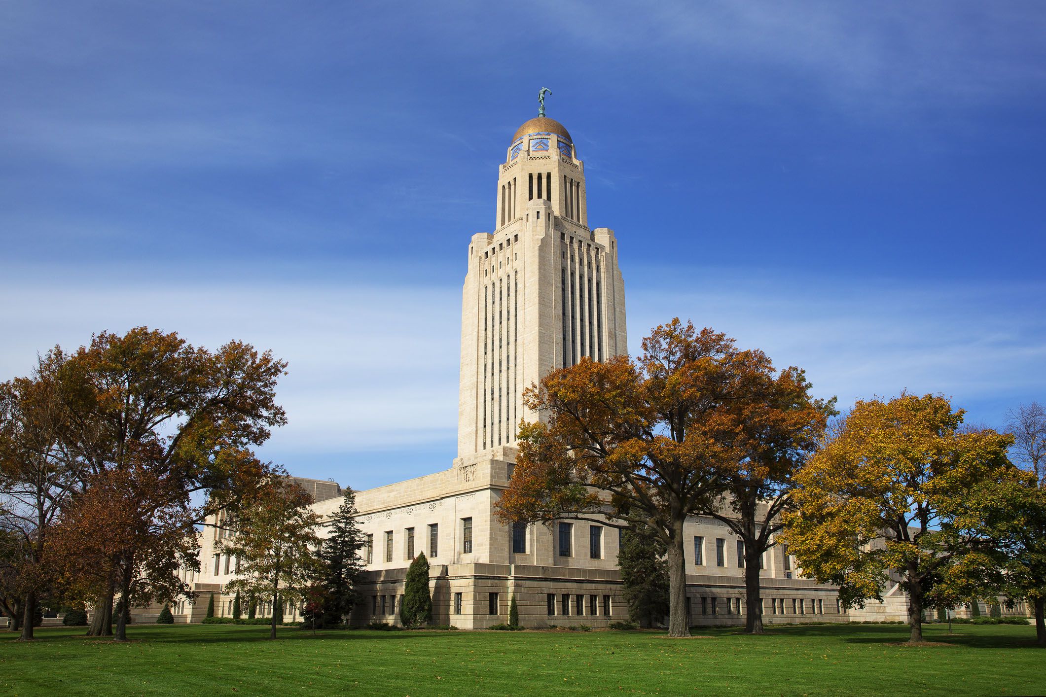 this is a photo of the state capital building in lincoln nebraska