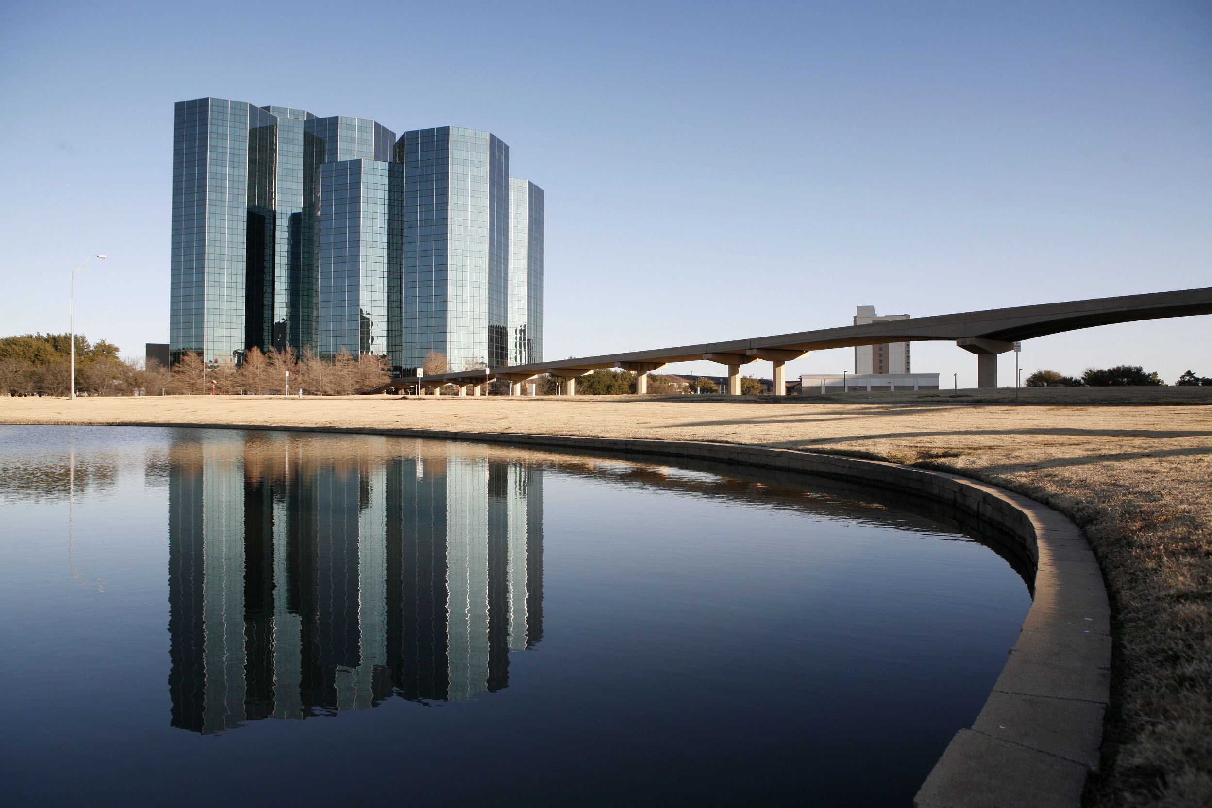 glass towers in irving