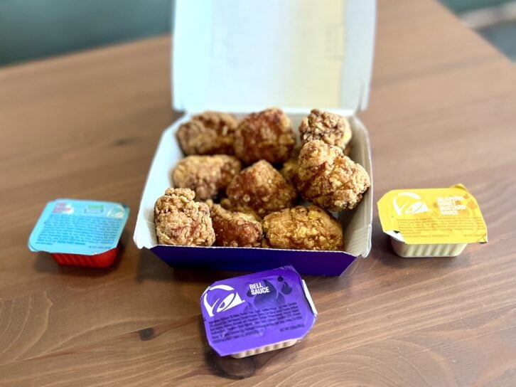 Taco Bell chicken nuggets with sealed sauces