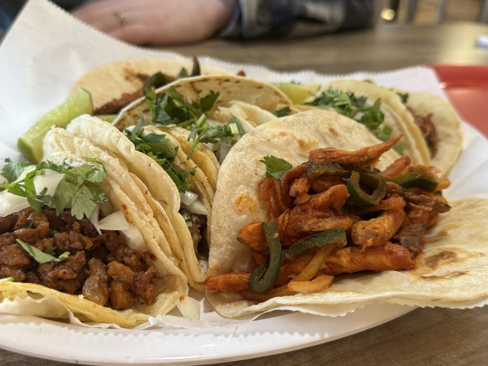 La Regia Taqueria Bnwn7fz