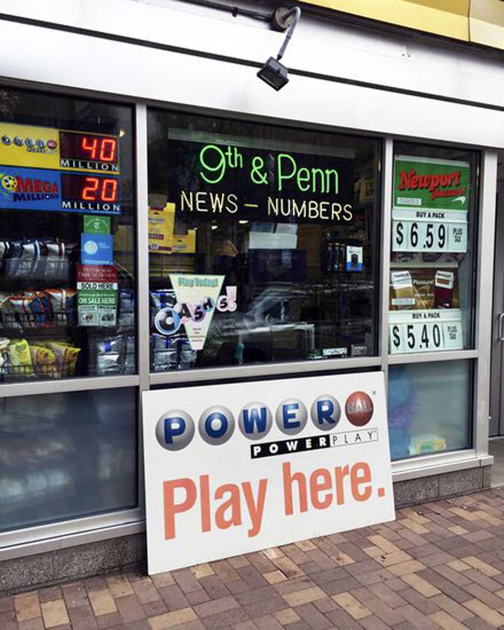 Store with newspapers and lottery tickets