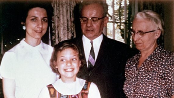 Young girl with mother and grandparents, ca. 1966 (Photo by Kirn Vintage Stock/Corbis via Getty Images)