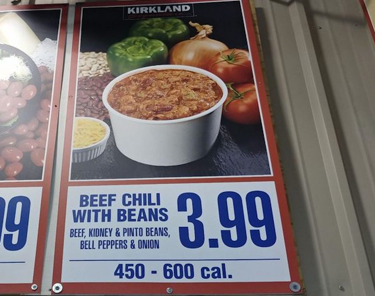 A poster advertises beef chili with beans for $3.99, containing beef, kidney and pinto beans, bell peppers, and onion. Calorie range is 450–600. Images of chili, vegetables, and cheese are shown above the text.